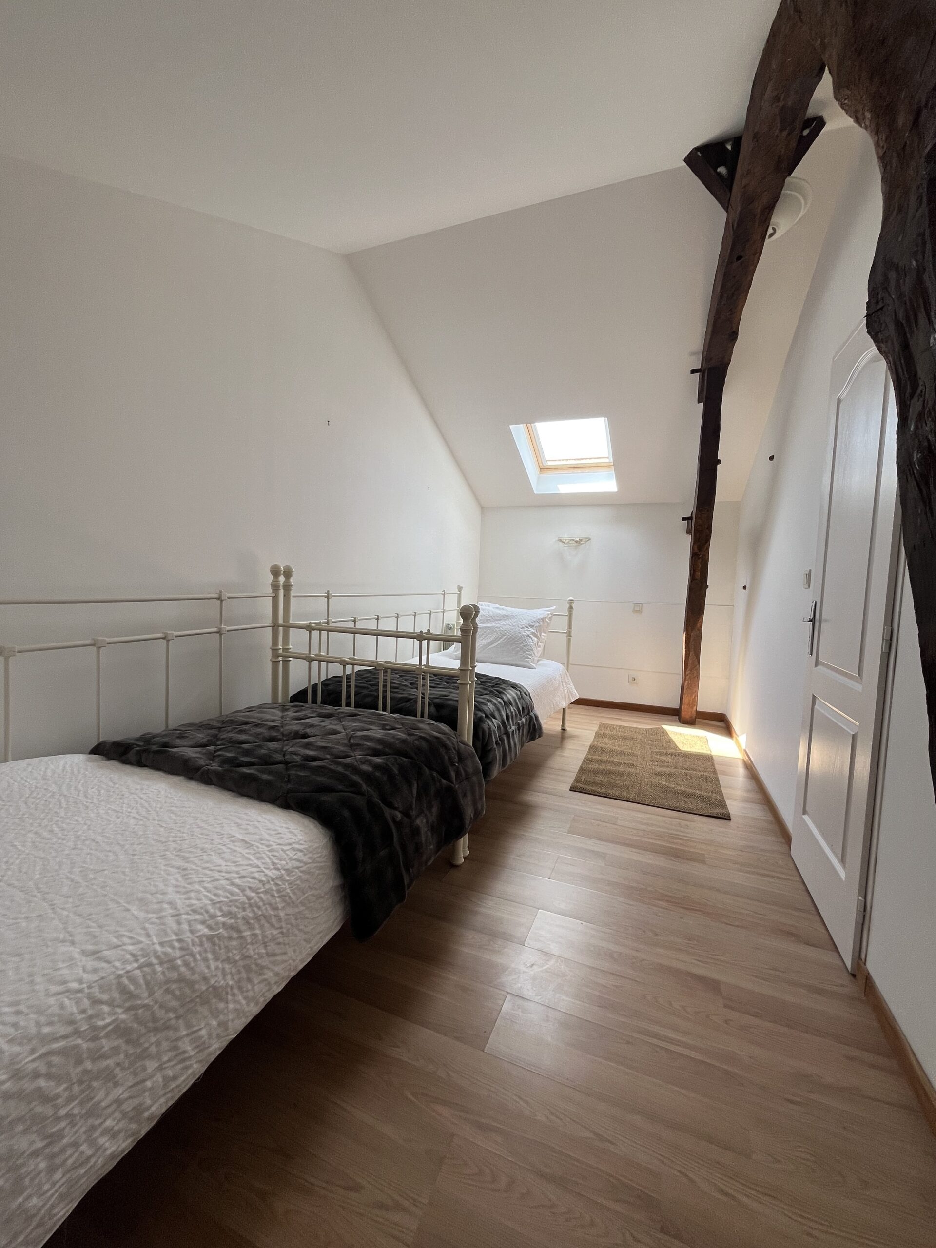 Slaapkamer 2, richting het dakraam